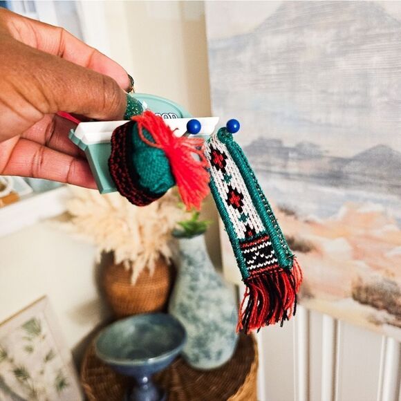 VTG Set Of 3 Patchwork Fabric Wreath, Antique Xmas Mini Stocking & Hallmark 2004 - Picture 3 of 10